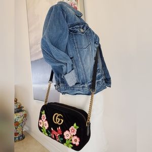 Gucci GG Marmont Small Camera Bag Zip Crossbody